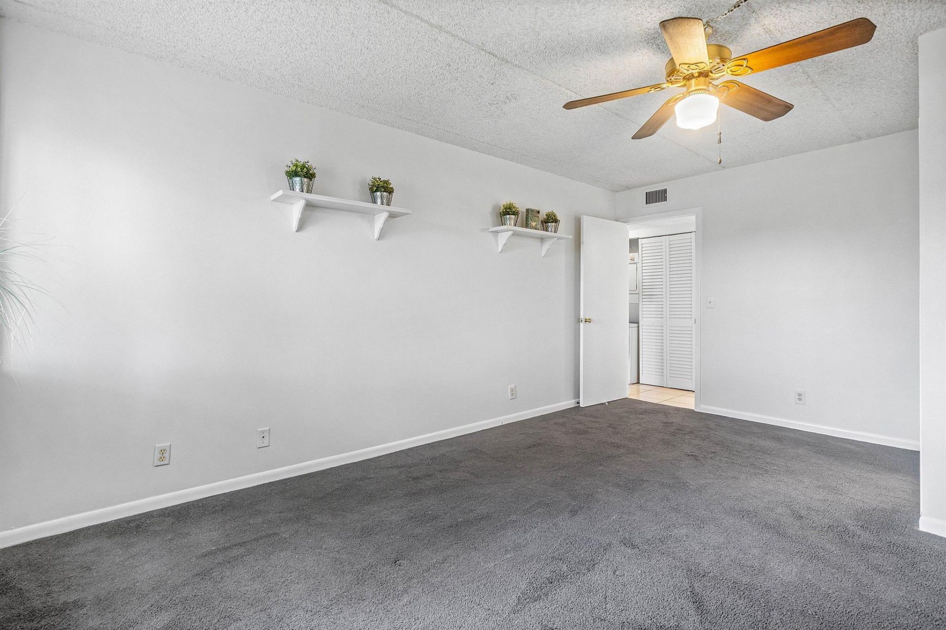 1876 Fairview Villas Drive, Unit 3, Palm Springs, FL 33406 Photo