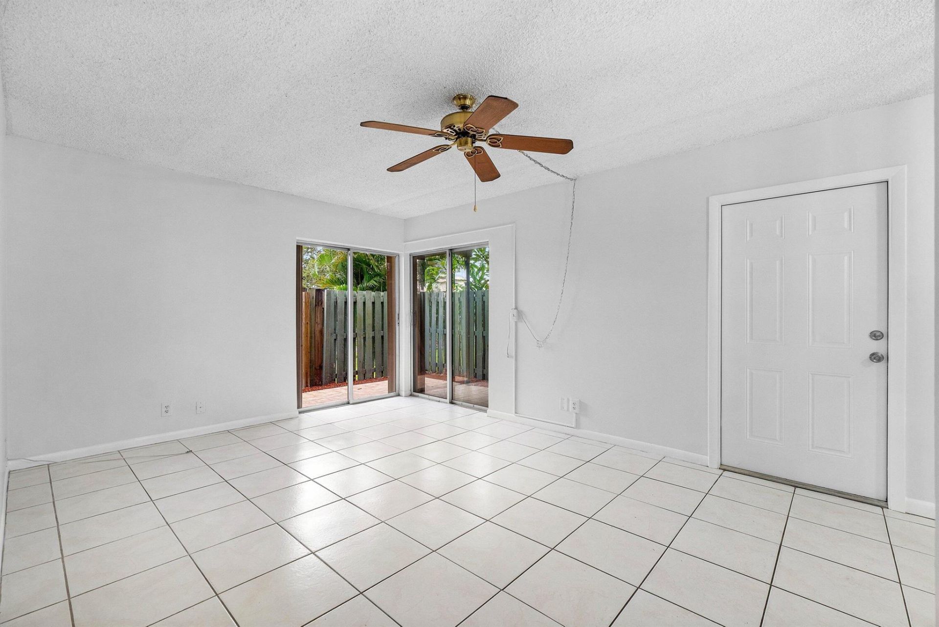 1876 Fairview Villas Drive, Unit 3, Palm Springs, FL 33406 Photo