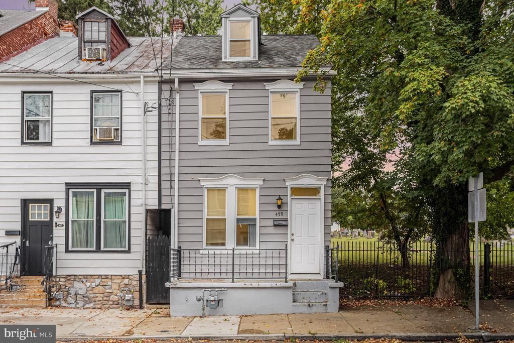 459 S Queen Street, Lancaster, PA 17603 Main Photo