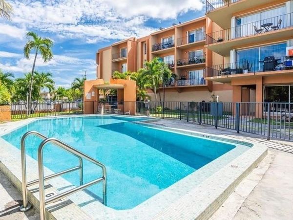 6780 W 2nd Ct, Unit 212, Hialeah, FL 33012