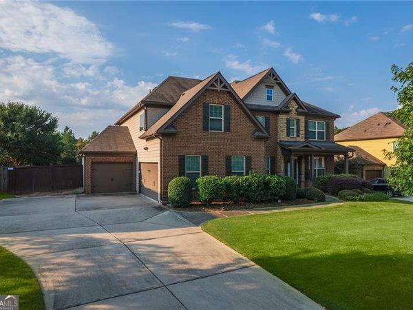 210 Birchin Drive, Woodstock, GA 30188