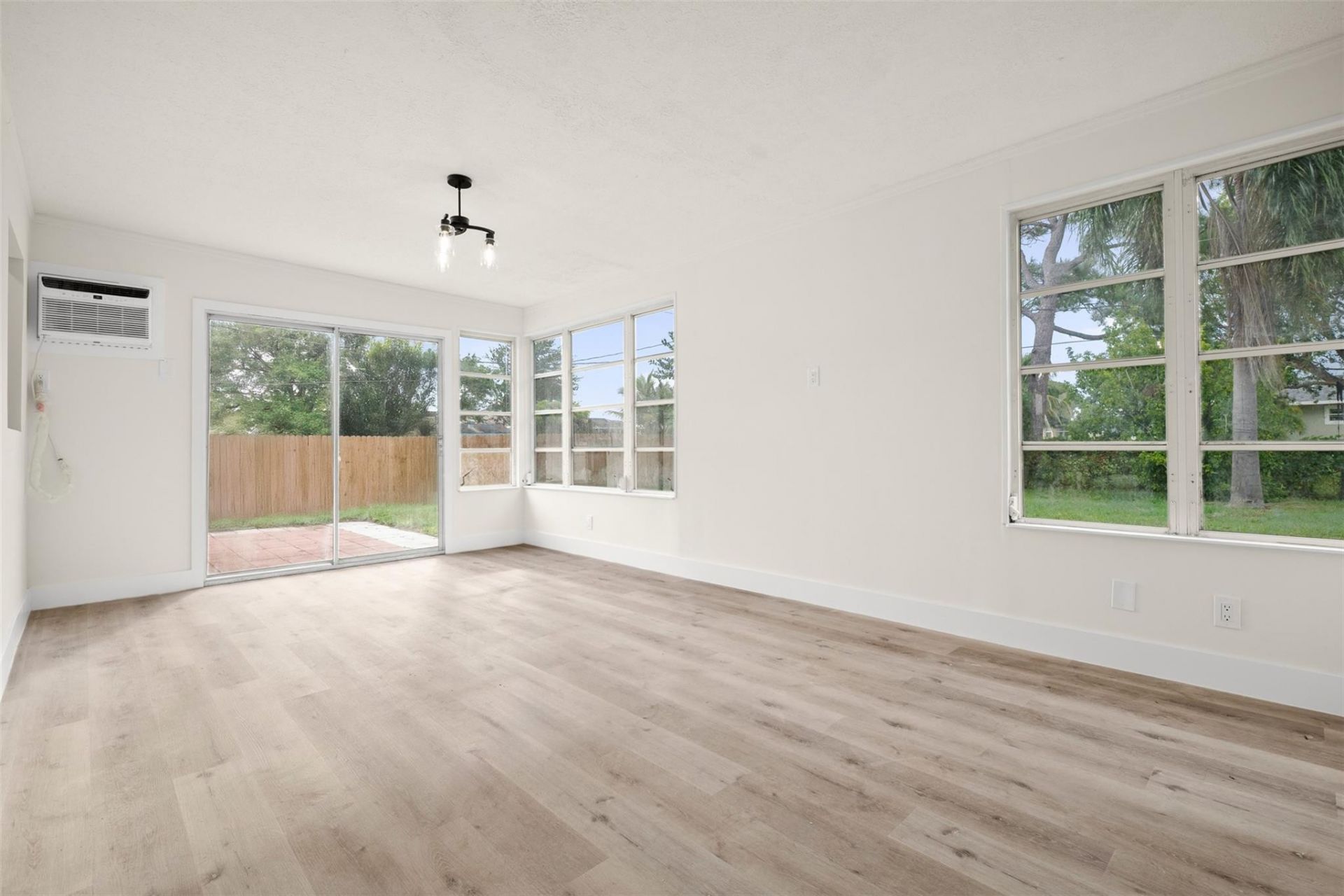 461 SW Meadow Terrace, Port Saint Lucie, FL 34984 Photo