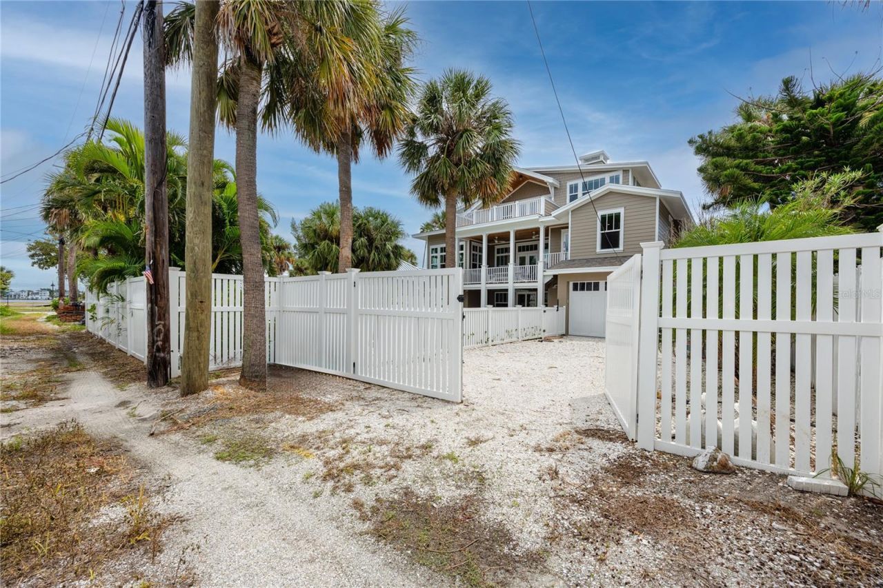 107 10th Avenue, Saint Pete Beach, FL 33706 Photo