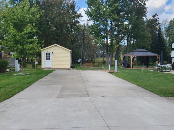 6100 Larson Road SW, South Boardman, MI 49680