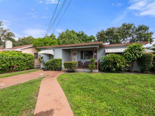 3265 NW 50th St, Miami, FL 33142
