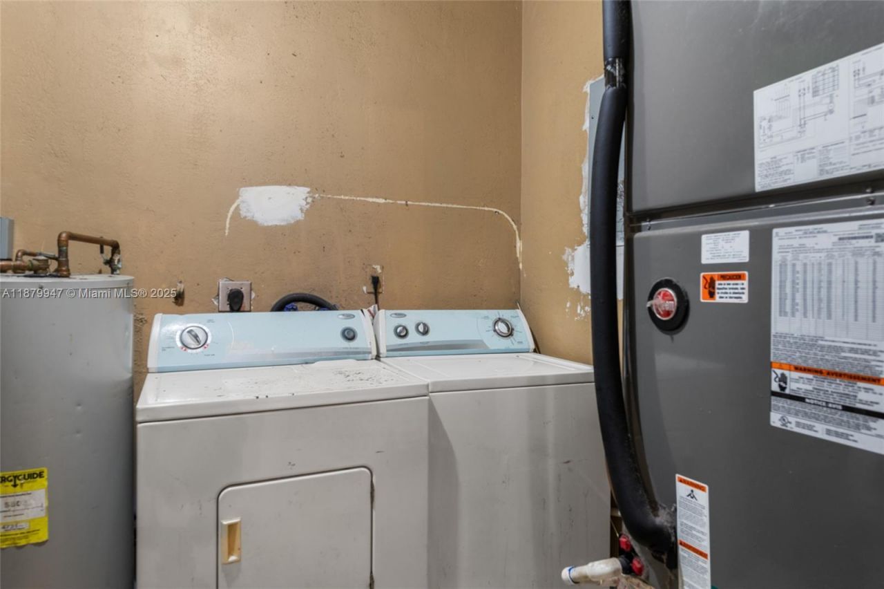 3265 NW 50th St, Miami, FL 33142 Photo