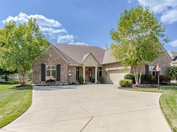 1384 Courtyard Place, Centerville, OH 45458