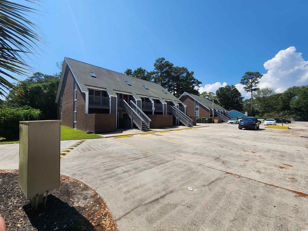 141 & 145 Colonial Circle Photo 18