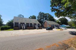 141 & 145 Colonial Circle photo 4