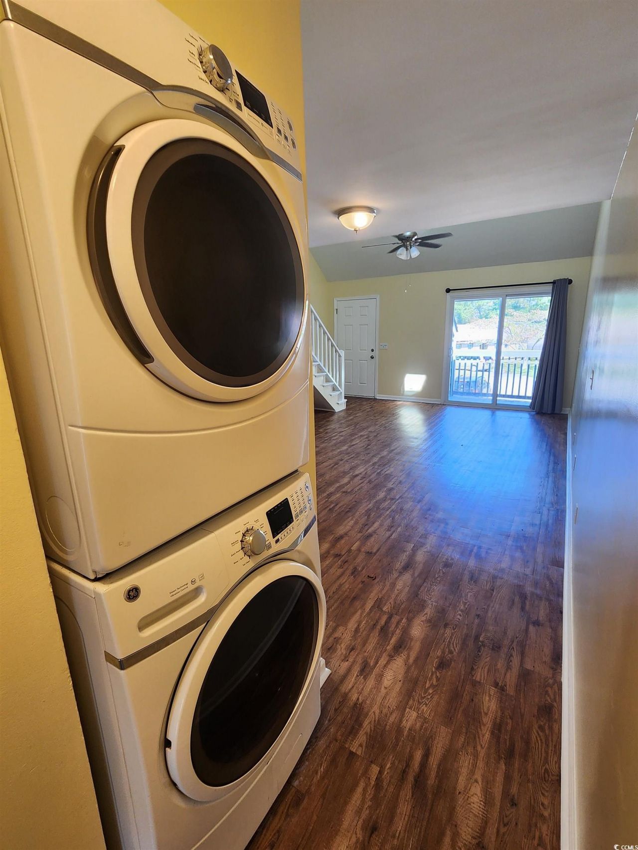 141 & 145 Colonial Circle Photo 6