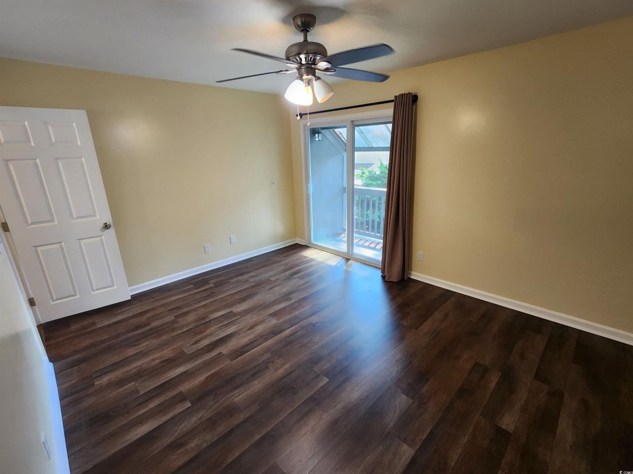 141 & 145 Colonial Circle Photo 7