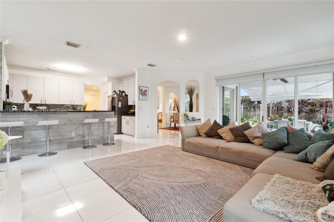 11257 NW 78th St, Doral, FL 33178 Photo