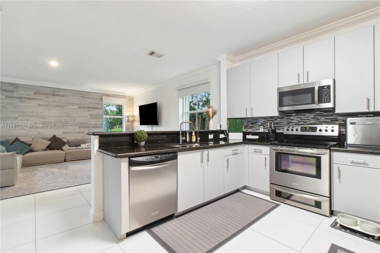 11257 NW 78th St, Doral, FL 33178 Photo