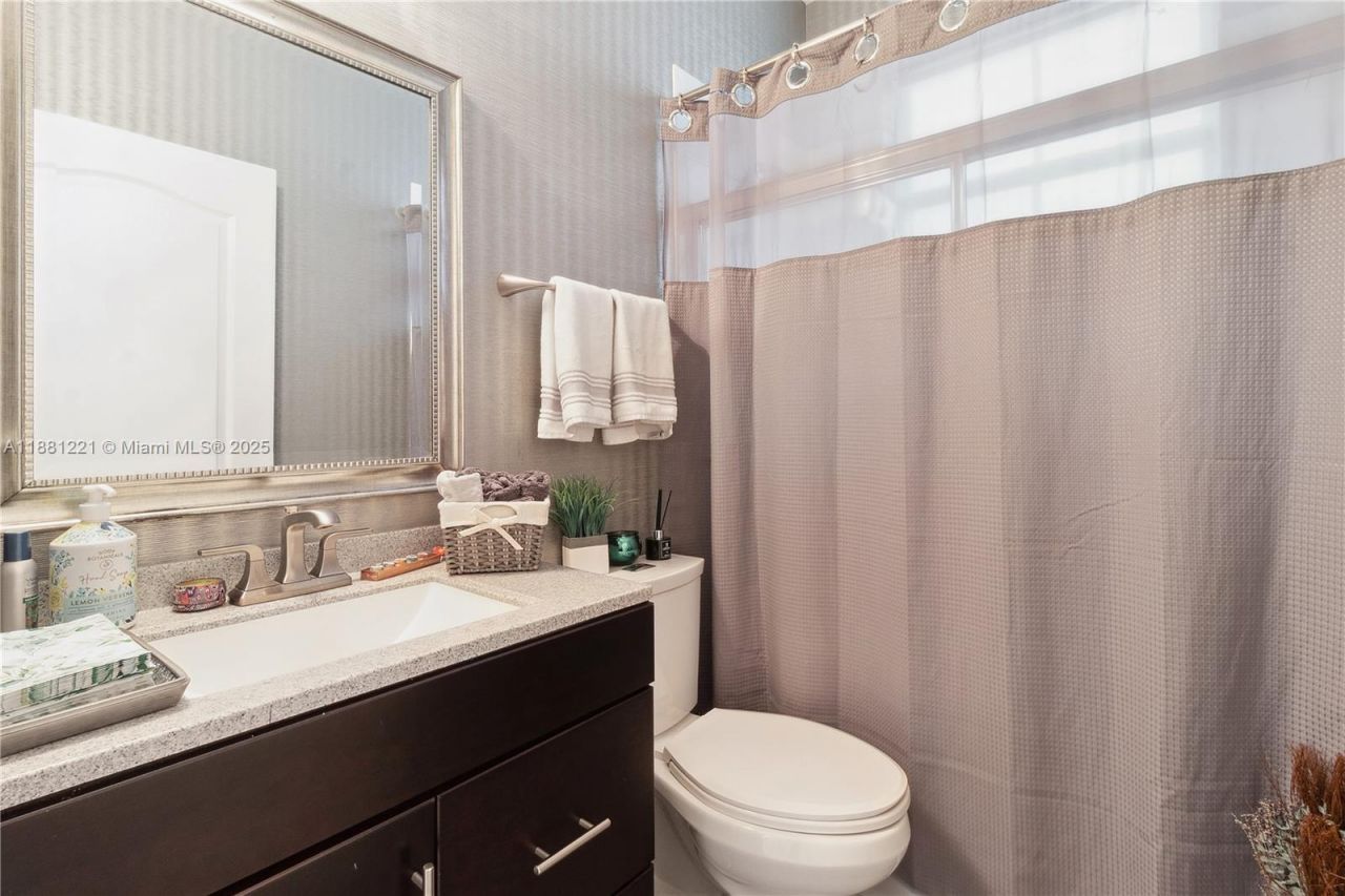 11257 NW 78th St, Doral, FL 33178 Photo