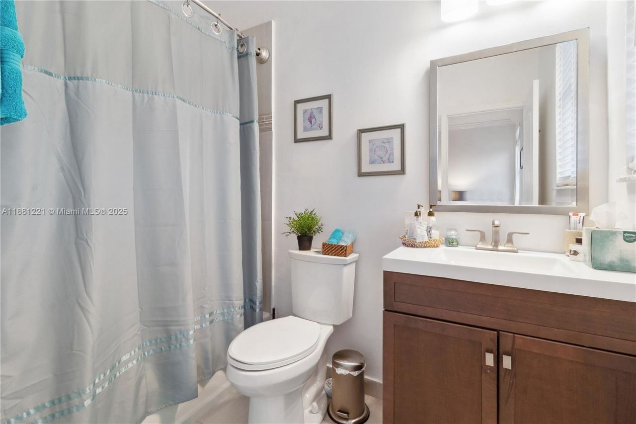 11257 NW 78th St, Doral, FL 33178 Photo