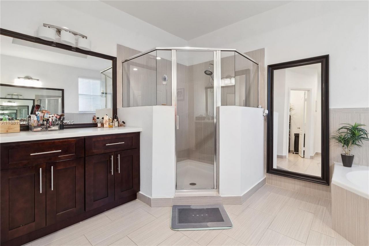 11257 NW 78th St, Doral, FL 33178 Photo