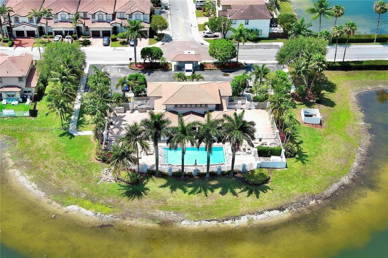 11257 NW 78th St, Doral, FL 33178 Photo