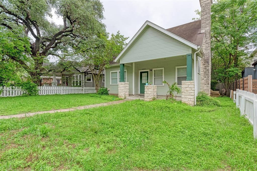 1205 W 22 1/2 St, Austin, TX 78705 Main Photo