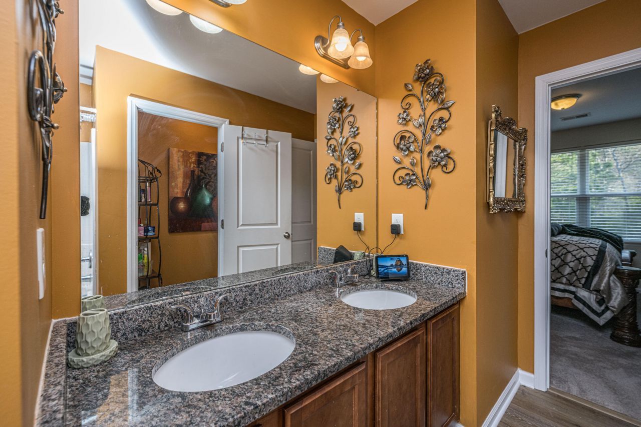 380 Flyway Road Photo 24