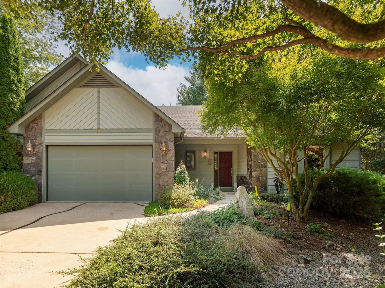 30 Hillcreek Drive, Asheville, NC 28804 Main Photo