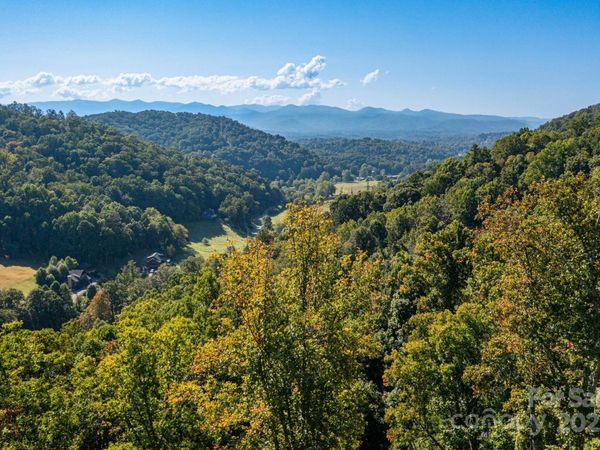 300 Running Deer Lane, Mars Hill, NC 28754