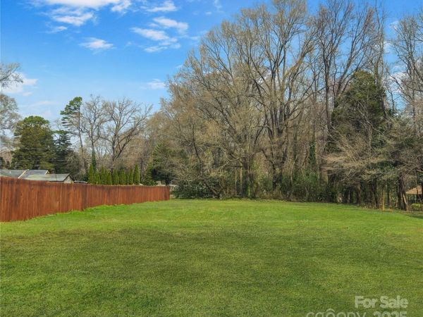 604 Touch Me Not Lane, Charlotte, NC 28216