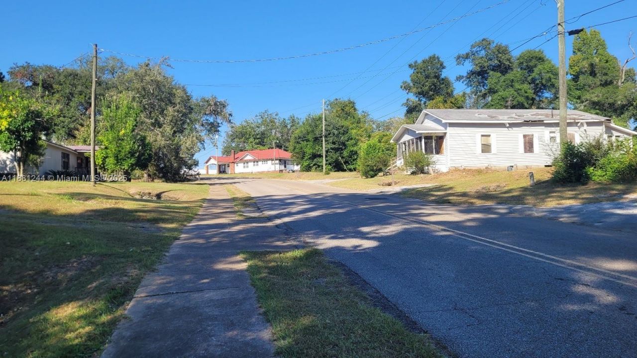 117 E M L King Jr Blvd, Chattahoochee, FL 32324 Photo