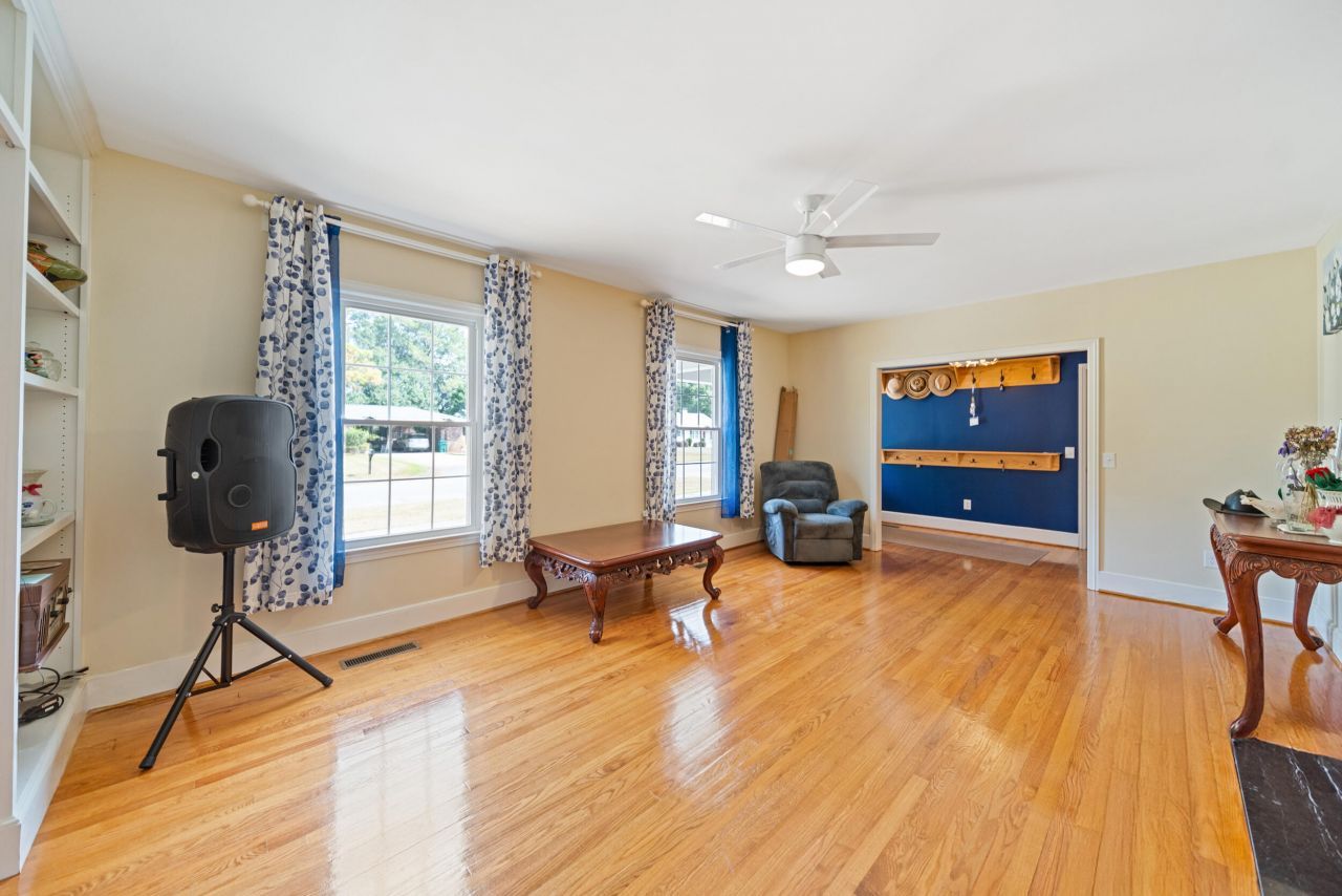 179 Azalea Avenue Photo 4