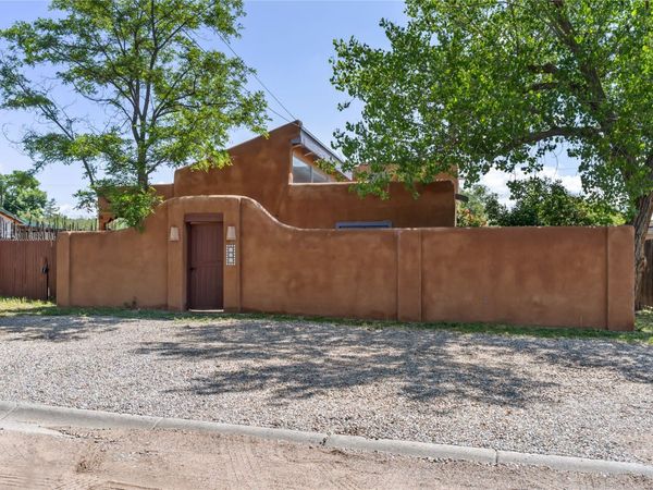 125 Mesa Vista Street, Santa Fe, NM 87501