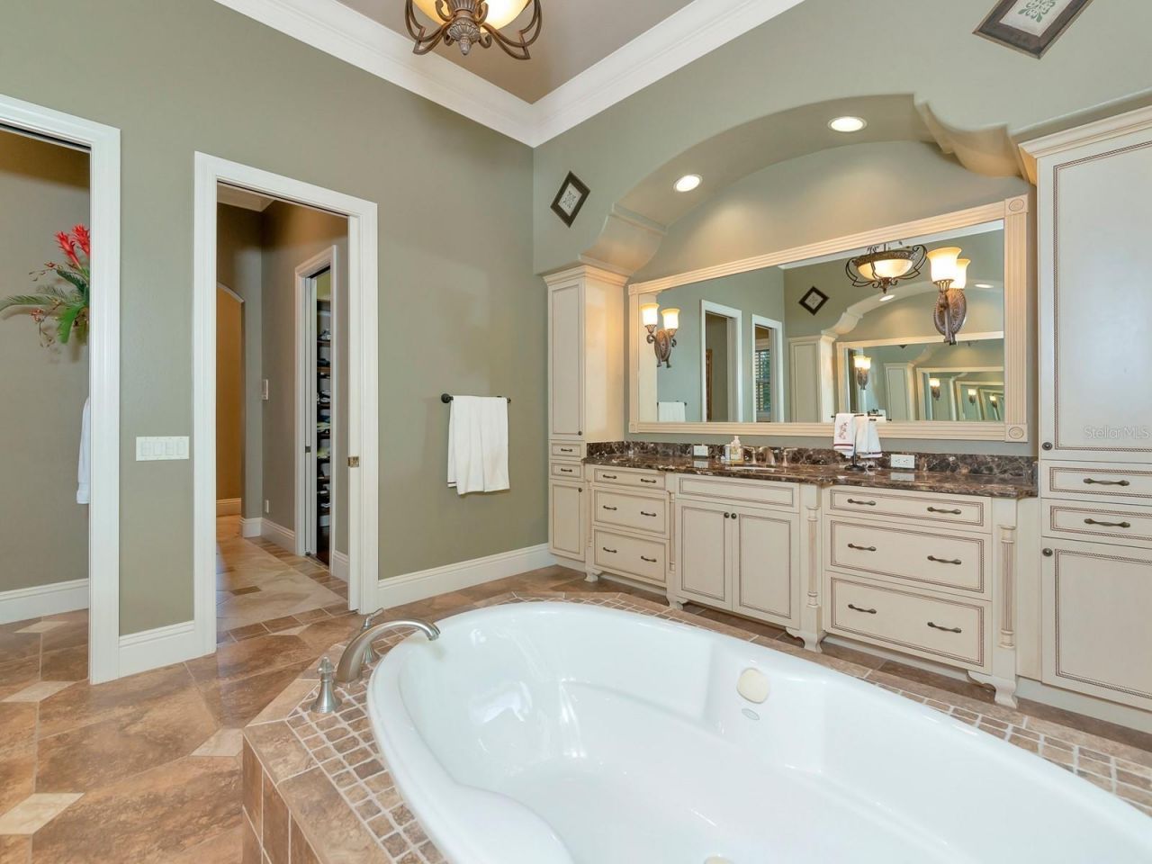 8305 Farington Court, Bradenton, FL 34202 Photo