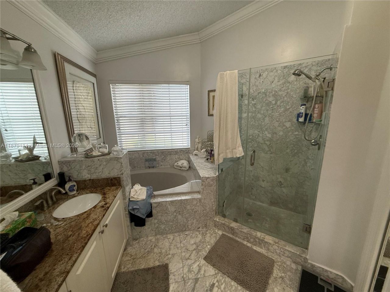 1040 Wilshire Cir W, Pembroke Pines, FL 33027 Photo