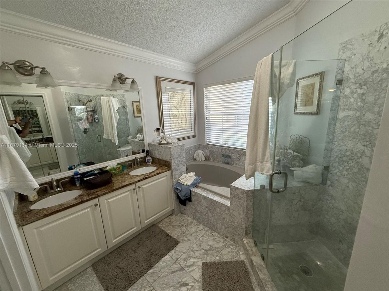 1040 Wilshire Cir W, Pembroke Pines, FL 33027 Photo