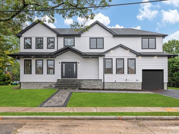 1028 E Broadway, Woodmere, NY 11598