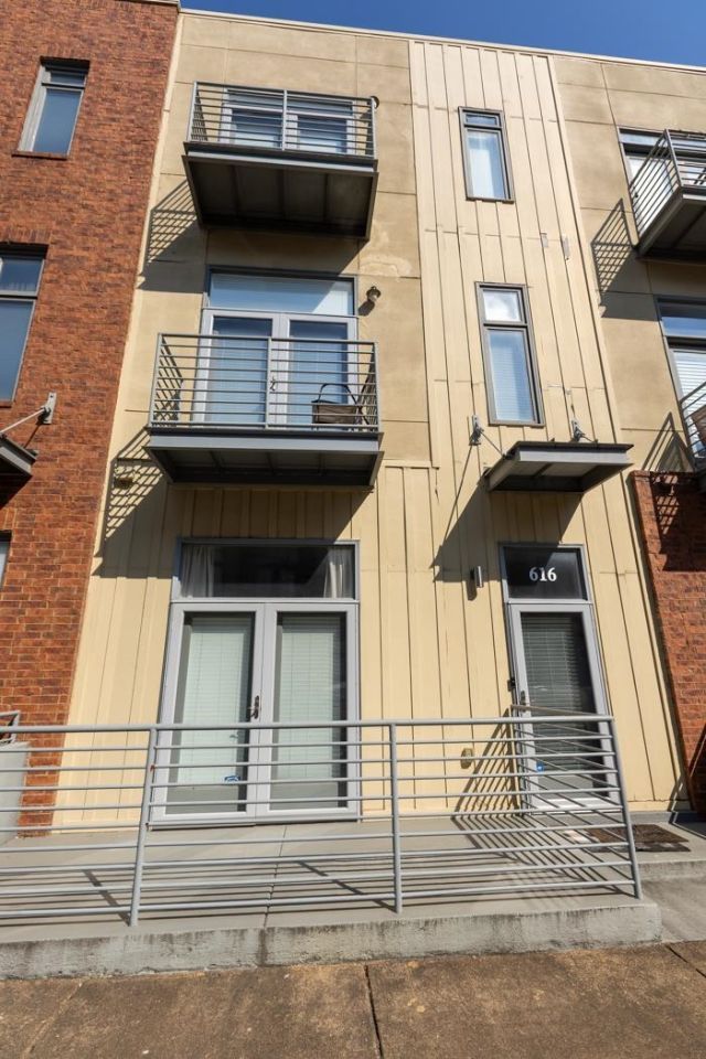 616 DENMARK DR Memphis, TN 38103