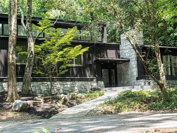 4377 Paran Place NW, Atlanta, GA 30327