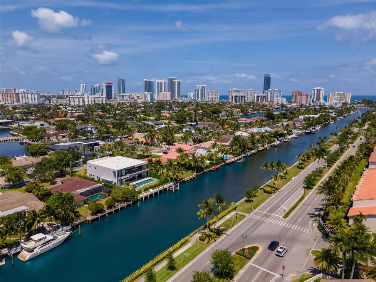 496 Holiday Dr, Hallandale Beach, FL 33009 Photo