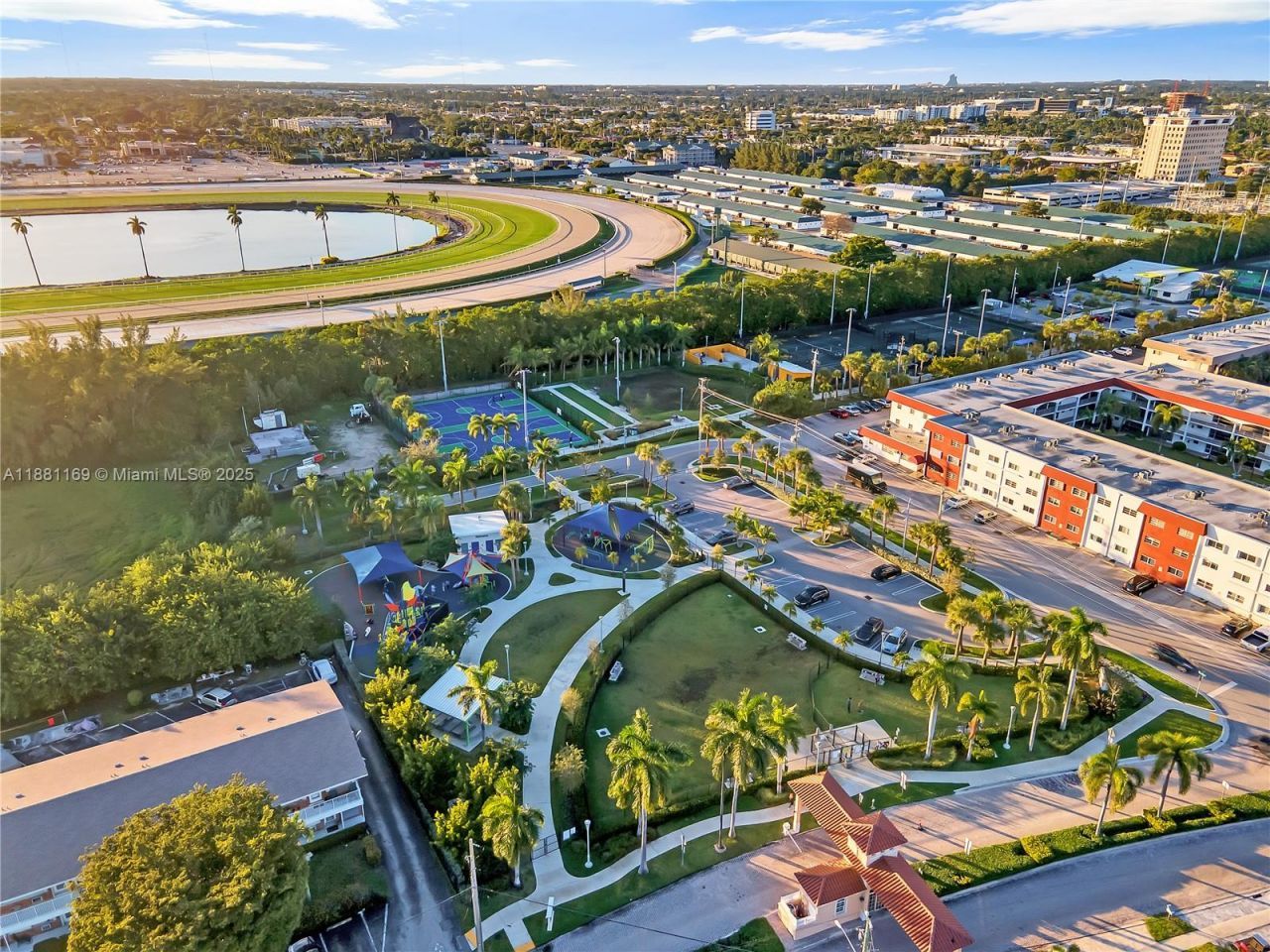 496 Holiday Dr, Hallandale Beach, FL 33009 Photo