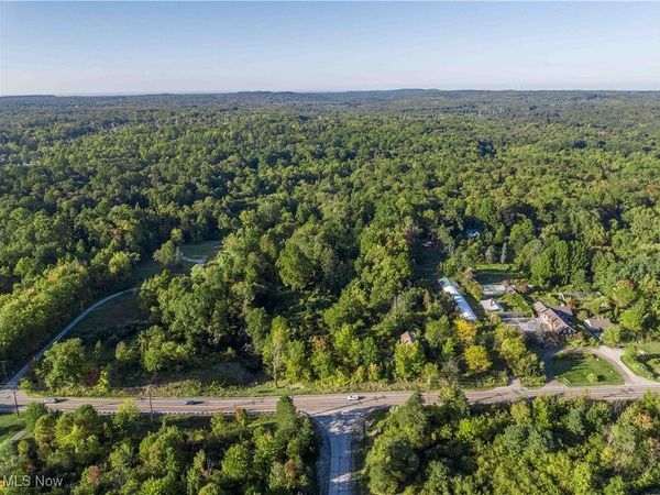 9448 Mayfield Road, Chesterland, OH 44026