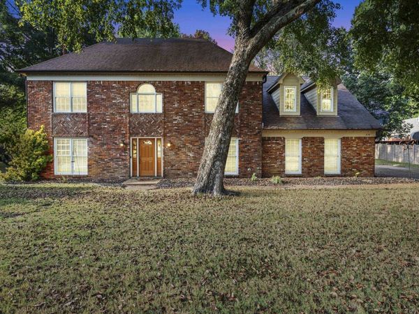 858 GUNNISON DR, Collierville, TN 38017