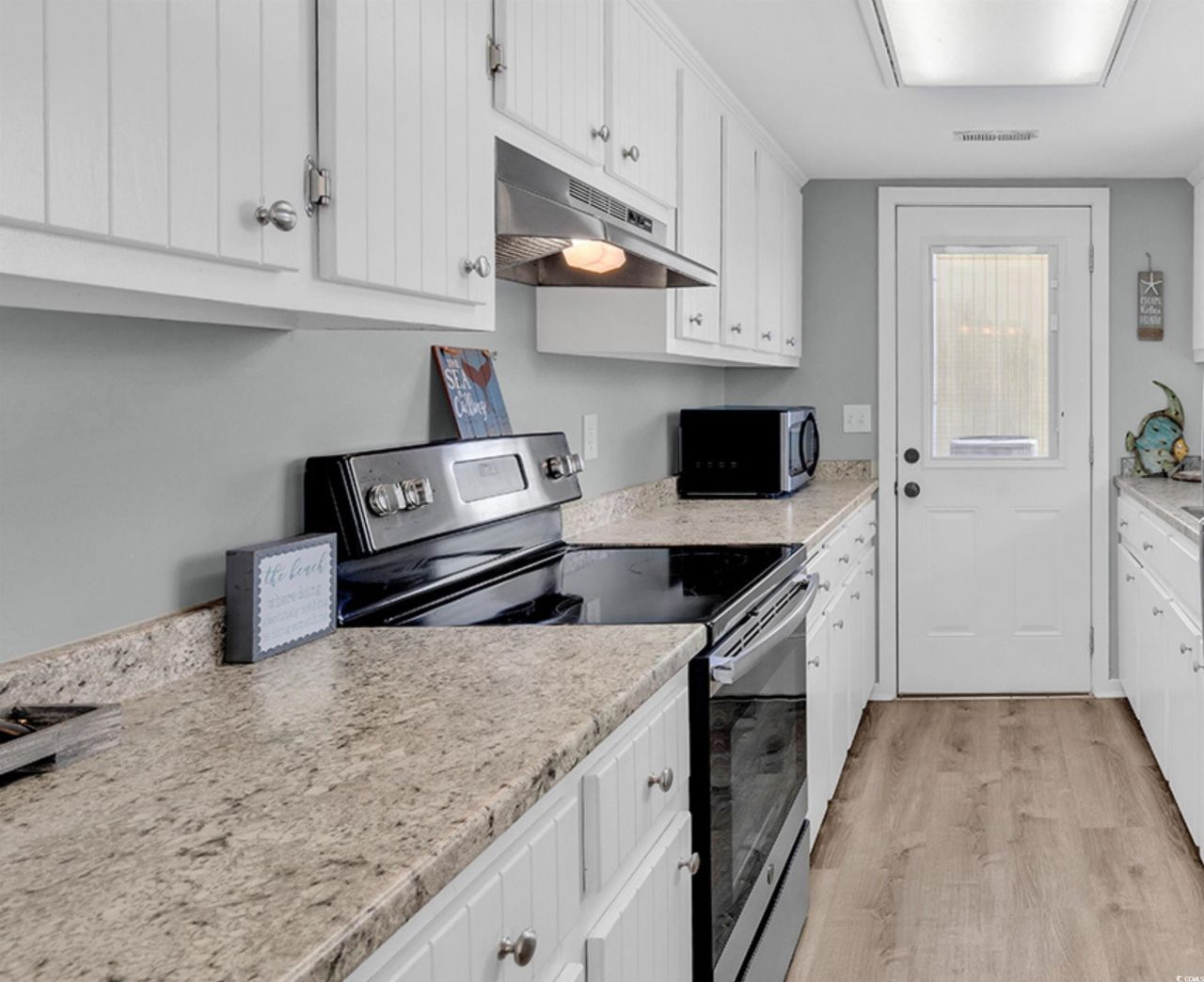 125 Easy St. Photo 10