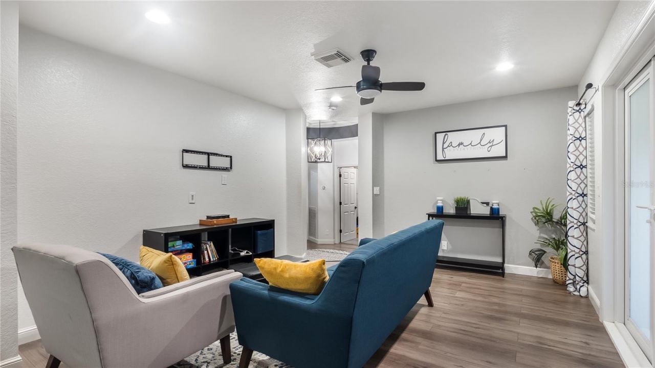 556 Cresta Circle, West Palm Beach, FL 33413 Photo