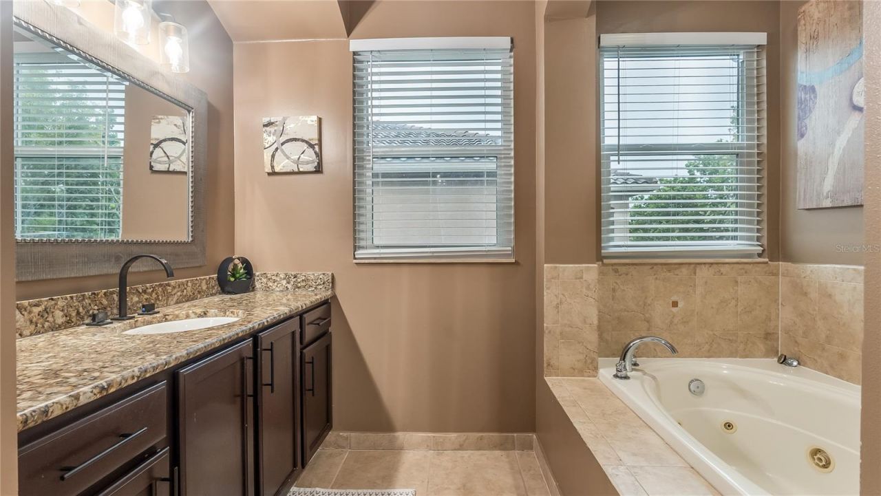 556 Cresta Circle, West Palm Beach, FL 33413 Photo