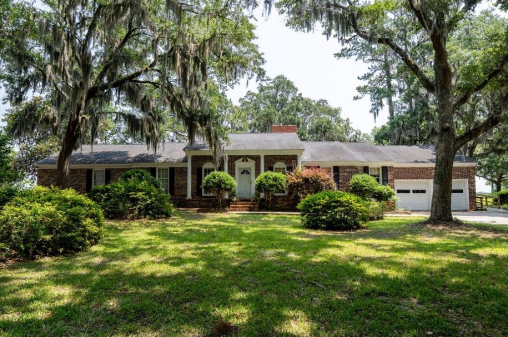 951 Herriott Farms Drive Photo 5