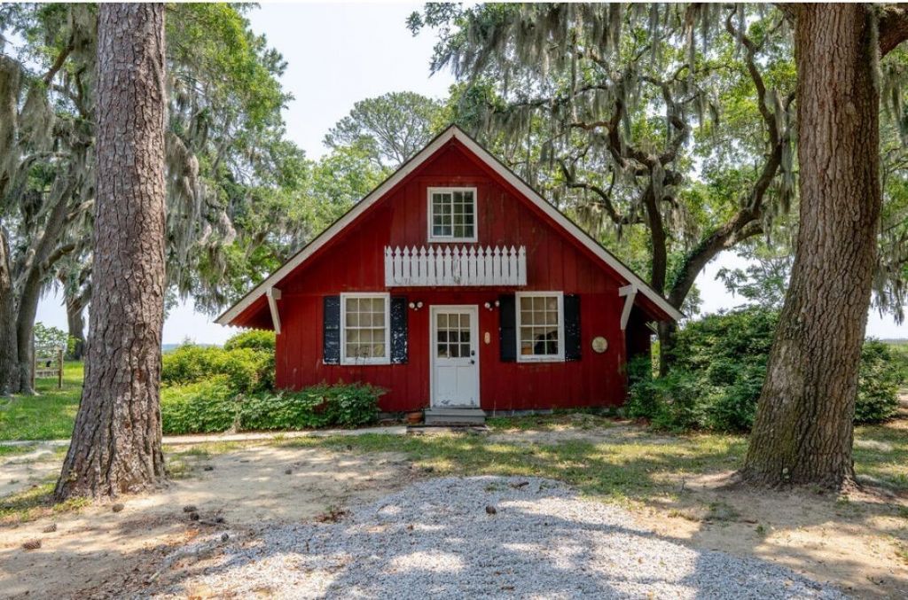 951 Herriott Farms Drive Photo 6