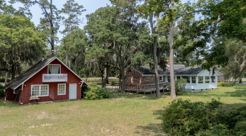 951 Herriott Farms Drive Photo 9