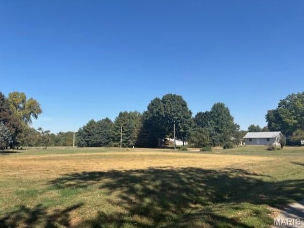 602 Herman, Nokomis, IL 62075