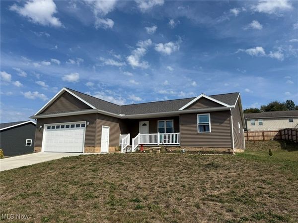 797 Glenda Street NE, Bolivar, OH 44612