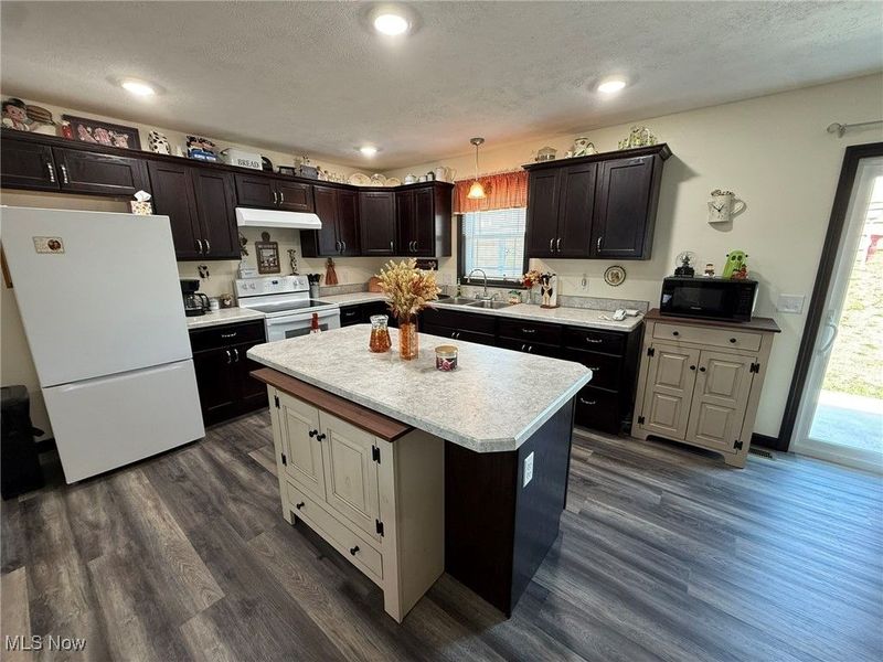 797 Glenda Street NE, Bolivar, OH 44612 Photo 4