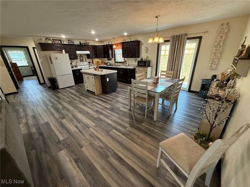 797 Glenda Street NE, Bolivar, OH 44612 Photo 5