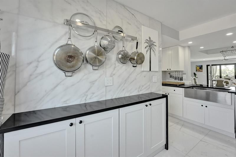 240 Captains Walk, Unit 510, Delray Beach, FL 33483 Photo